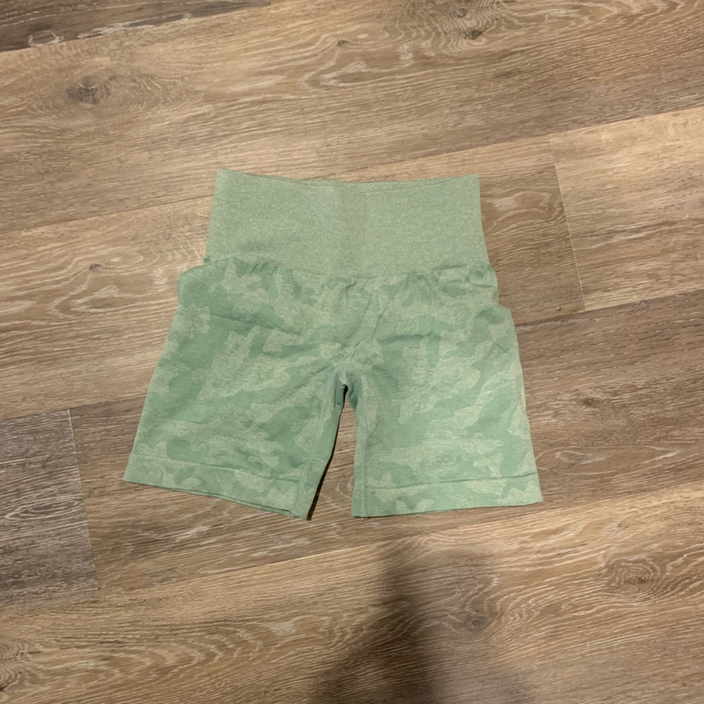 NVGTN seamless shorts